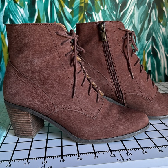 Lucky brand Persee booties size 10 - Picture 2 of 9